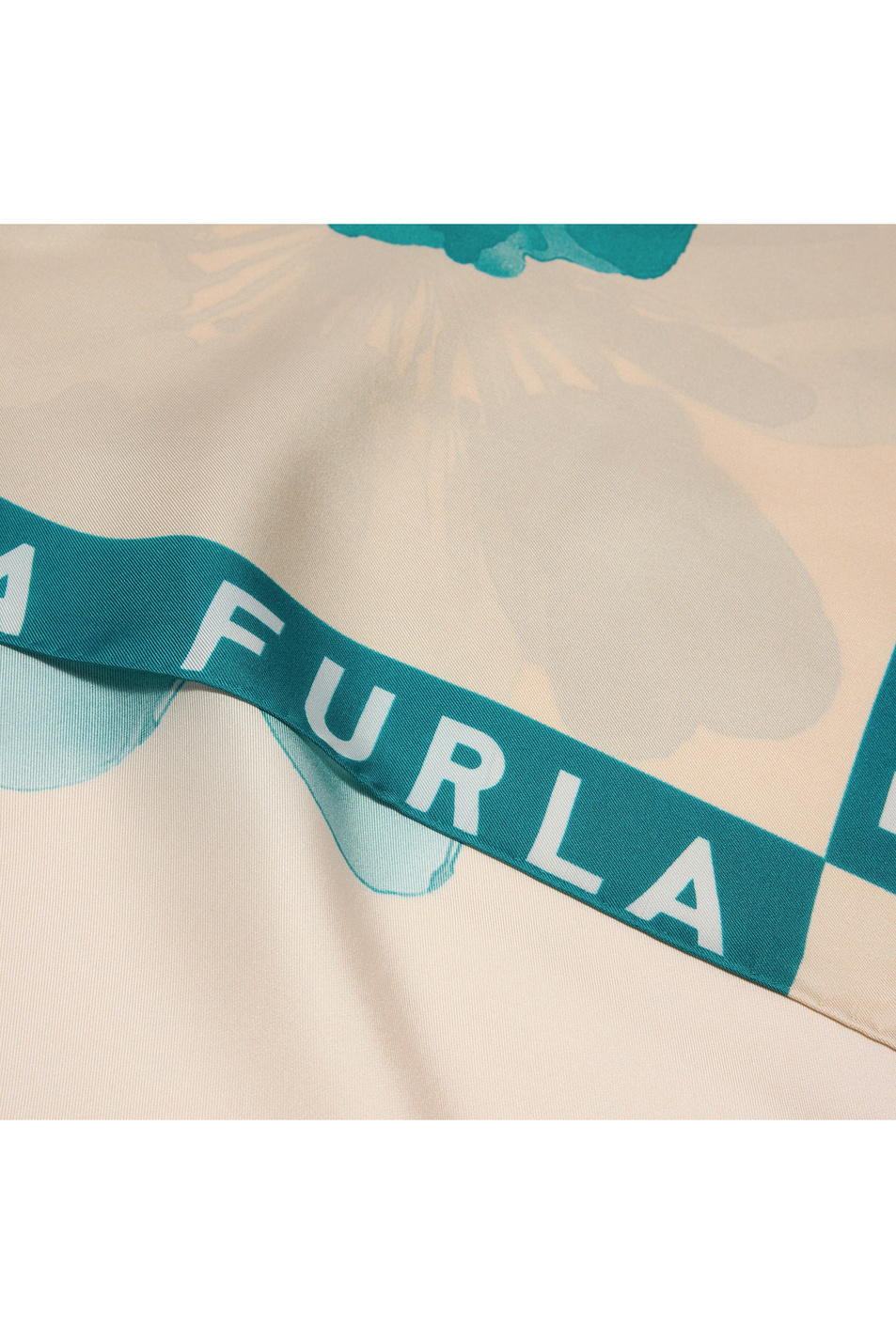 Женский Furla Платок LEA из шелка (цвет ), артикул WT00110-BX4584 | Фото 2