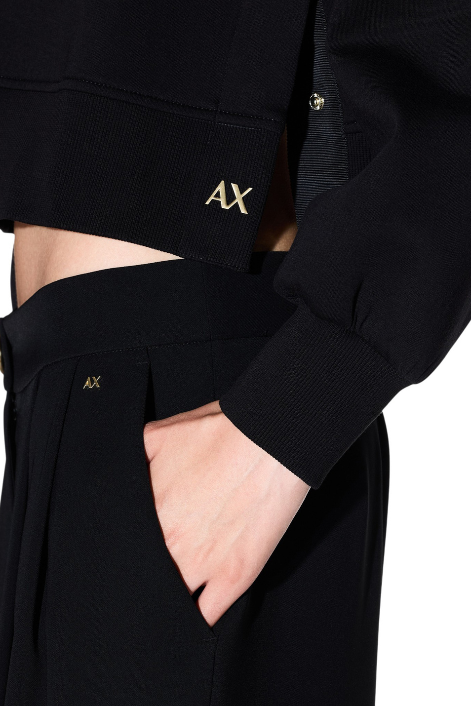 Свитшот укороченный|Основной цвет:Черный Женский Armani Exchange Свитшот укороченный (цвет ), артикул XW001828-AF10818 | Фото 5