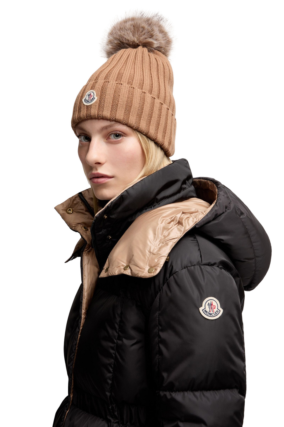 Женский Moncler Шапка из шерсти с нашивкой (цвет ), артикул L20933B00039-A9327 | Фото 3
