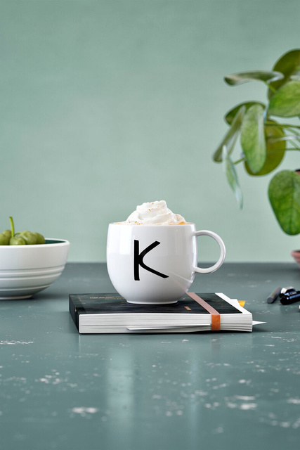 Фарфоровая кружка "K"|Основной цвет:Белый|Артикул:10-1620-6110 | Фото 2