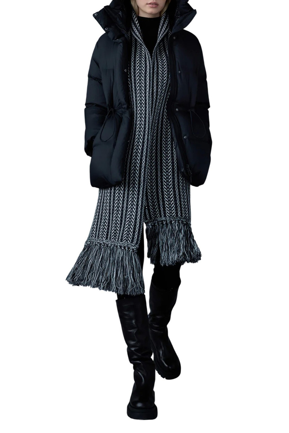 Куртка стеганая FREYA-SW с пуховым наполнителем|Основной цвет:Черный Женский Mackage Куртка стеганая FREYA-SW с пуховым наполнителем (цвет ), артикул P003115 | Фото 2