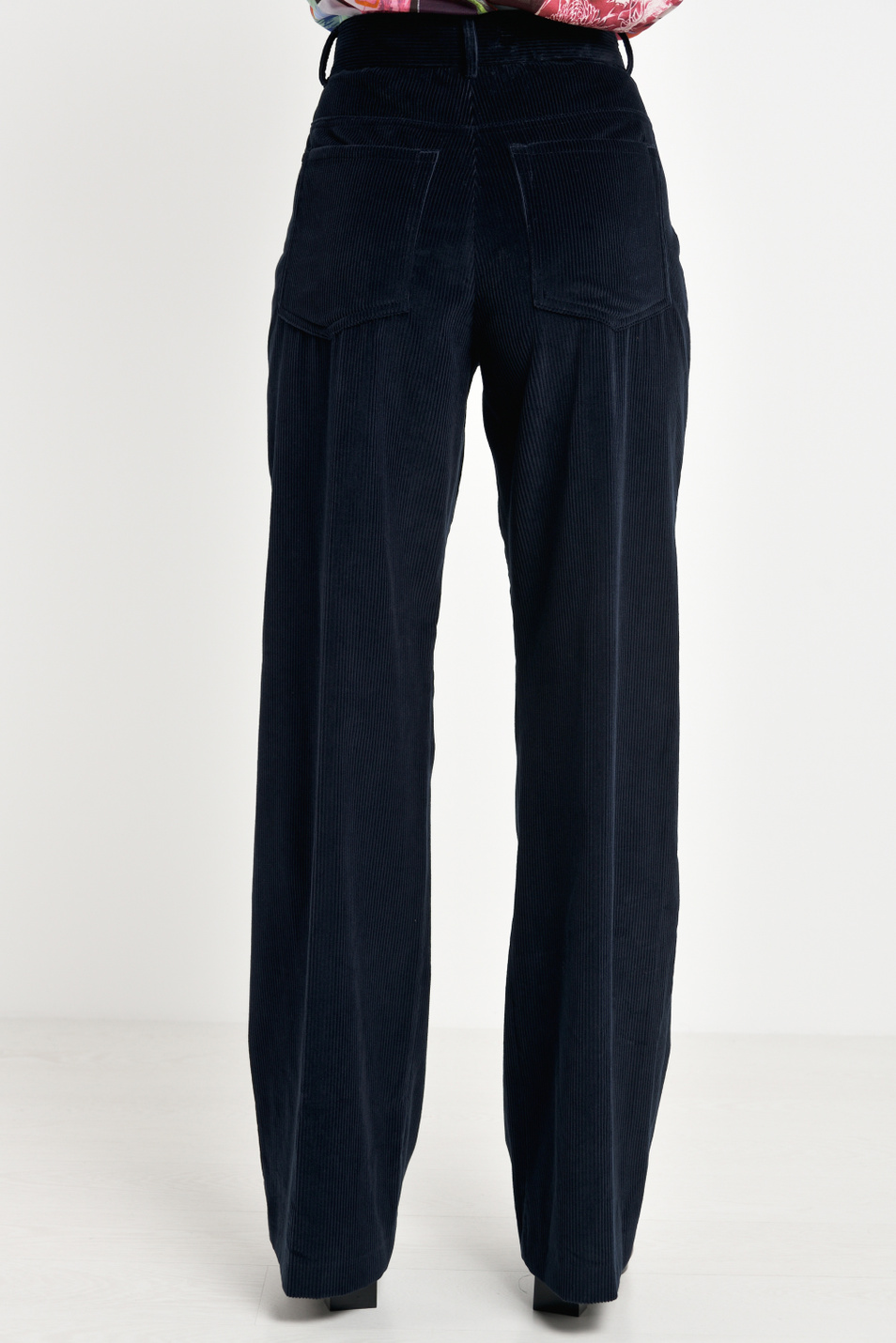 Женский Weekend Max Mara Брюки из хлопкового вельвета MANILA (цвет ), артикул 51360803 | Фото 3