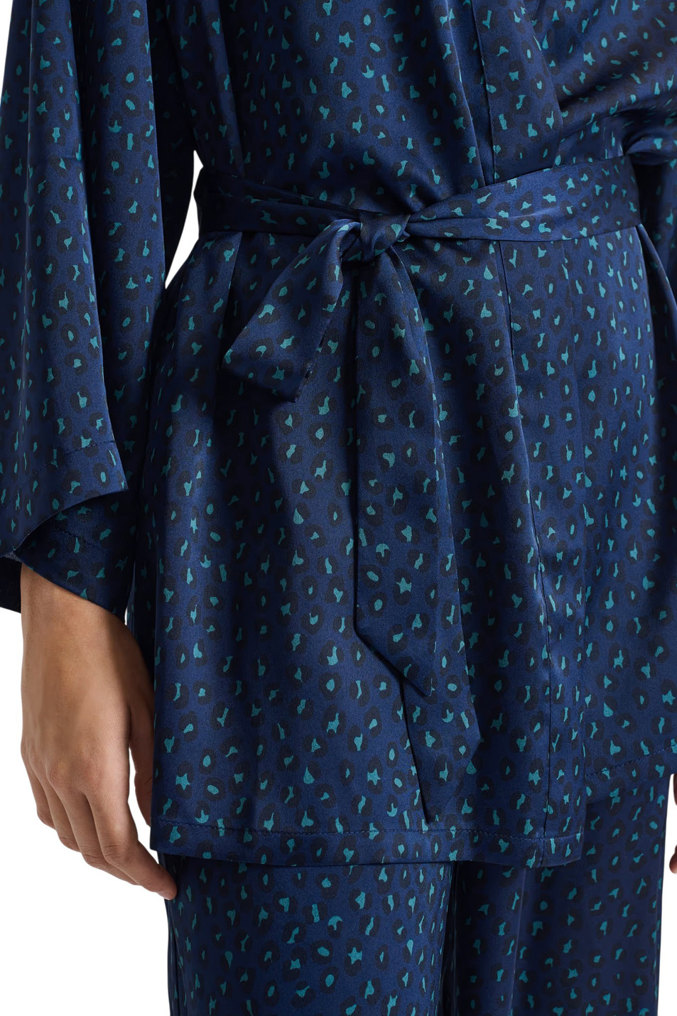 Женский Etam Халат MYRTAH из атласа (цвет ), артикул 6555871 | Фото 3