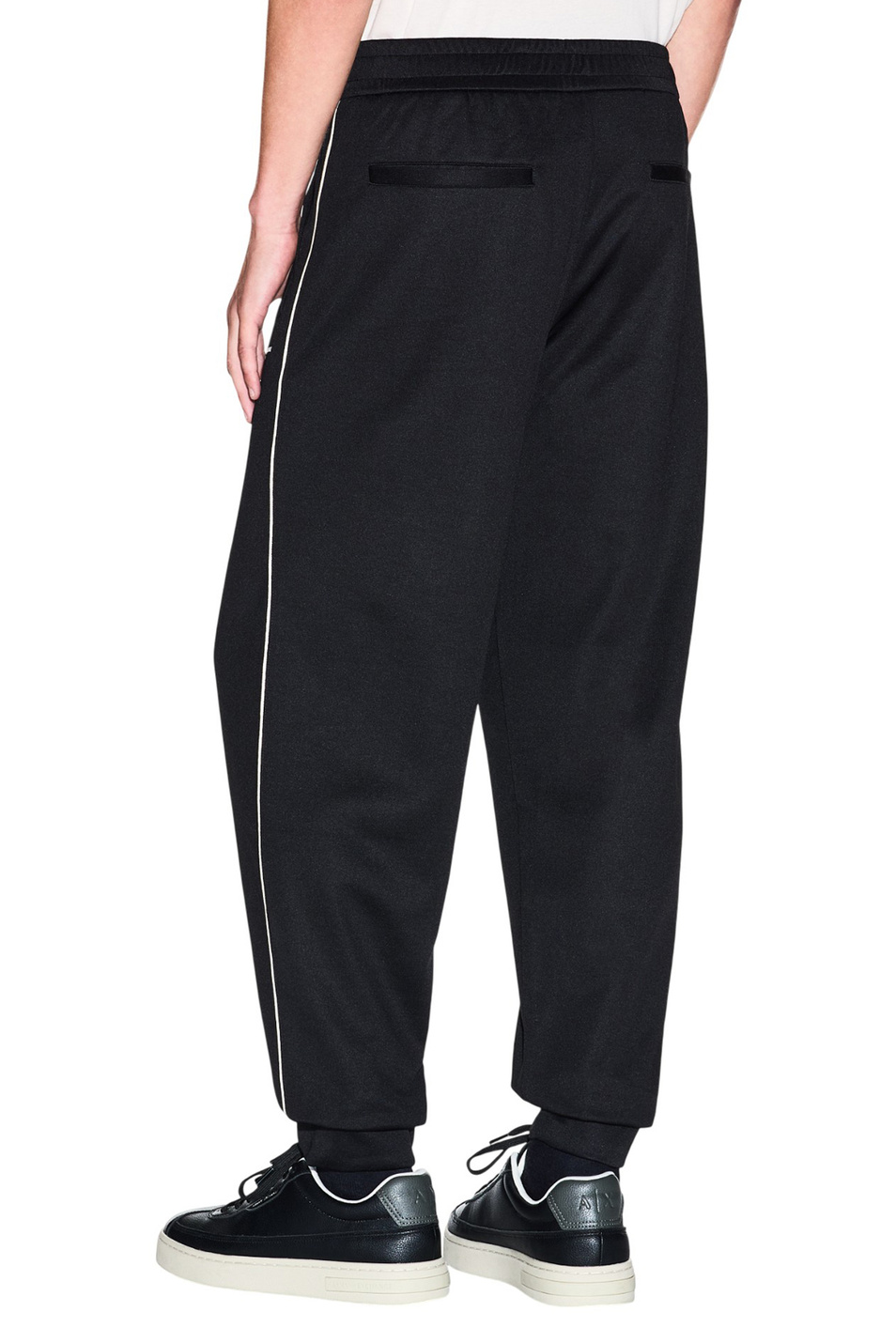 Мужской Armani Exchange Брюки с контрастными полосками (цвет ), артикул XM001358-AF16278 | Фото 4