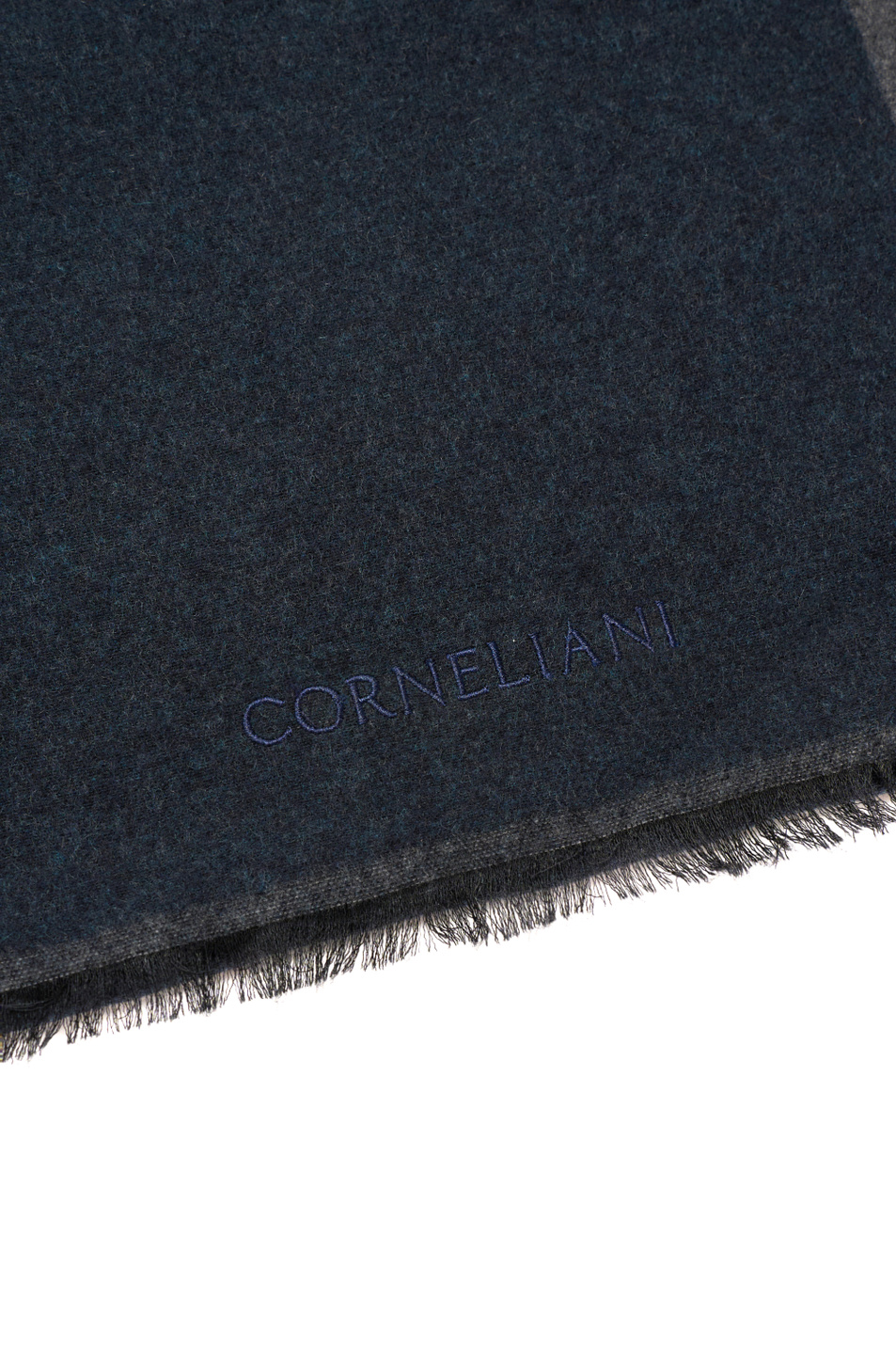 Мужской Corneliani Шарф из кашемира (цвет ), артикул 26B368-2629000 | Фото 2