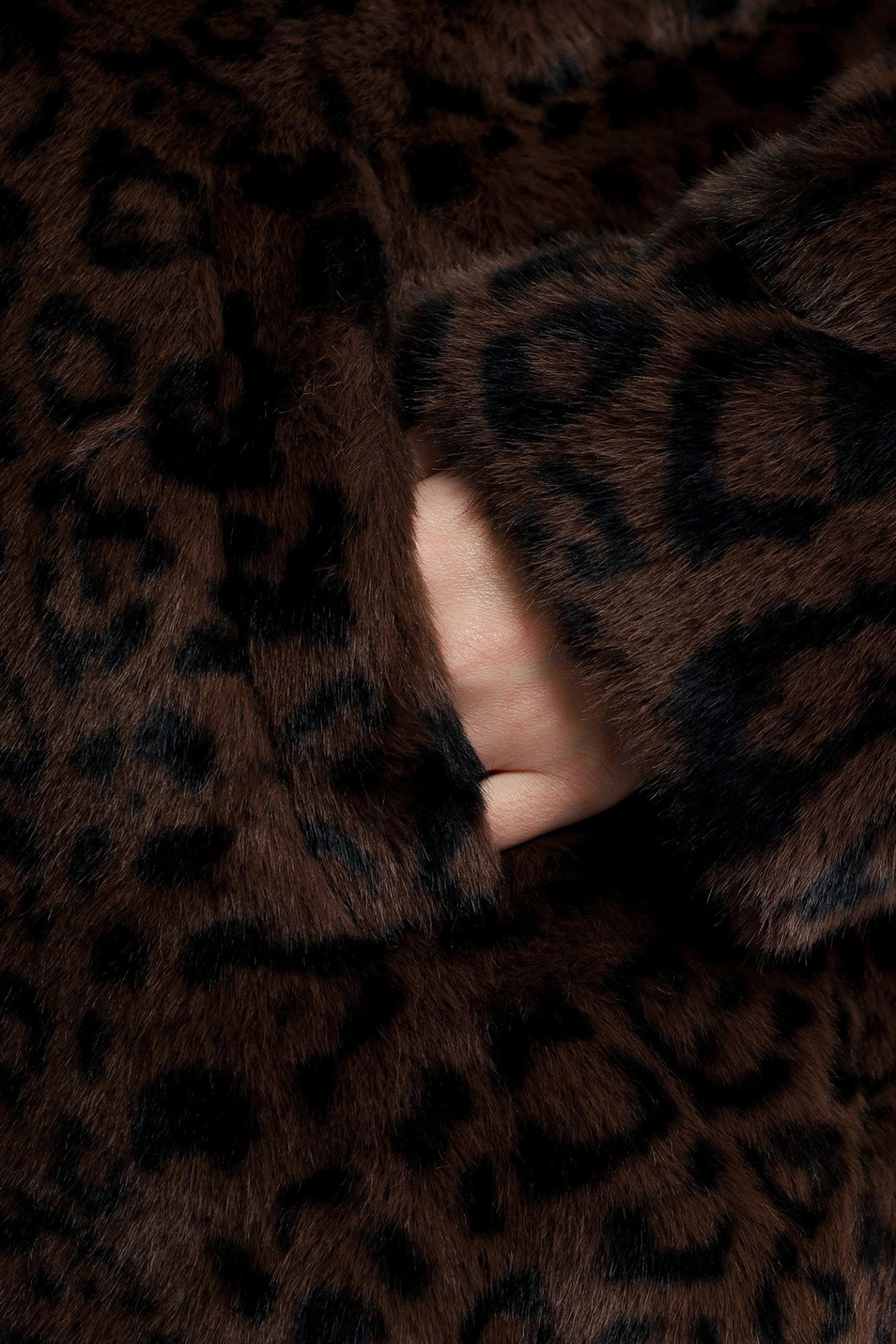 Полушубок с леопардовым принтом|Основной цвет:Коричневый Женский Gerry Weber Полушубок с леопардовым принтом (цвет ), артикул 250069-61046 | Фото 8