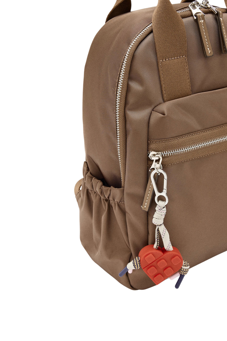 Женский Parfois Рюкзак нейлоновый с подвеской (цвет ), артикул 243849 | Фото 4