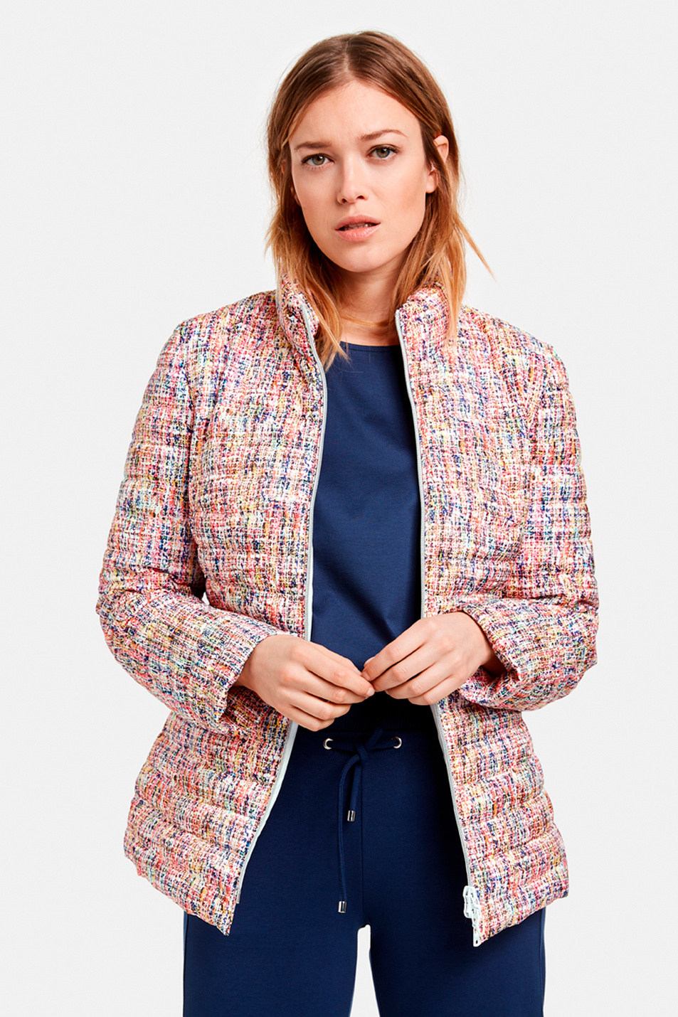 Gerry Weber Стеганая куртка с разноцветным узором (цвет ), артикул 550207-31012 | Фото 3